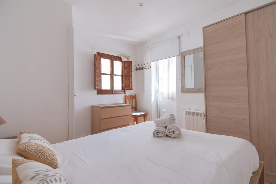 Bed, Photo of the whole room, Bedroom, towels, wardrobe