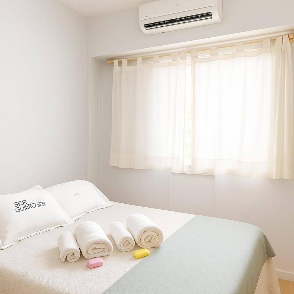 Bed, Bedroom, towels, air conditioner