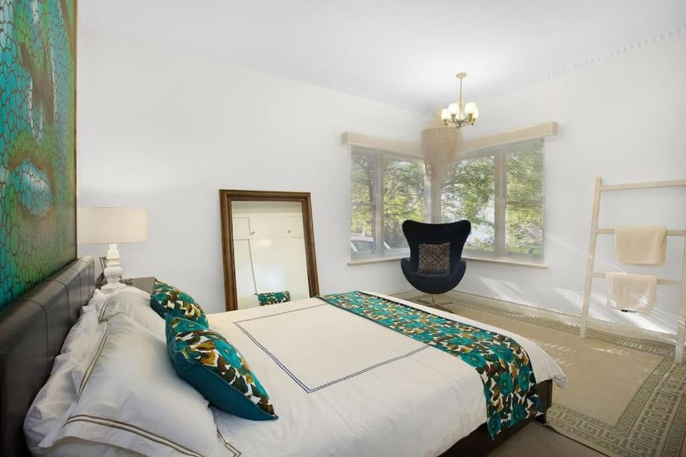 Bed, Sea view