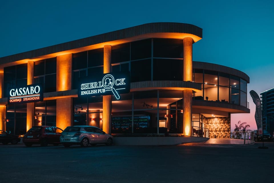 Restaurant/places to eat, Facade/entrance, Banquet/Function facilities