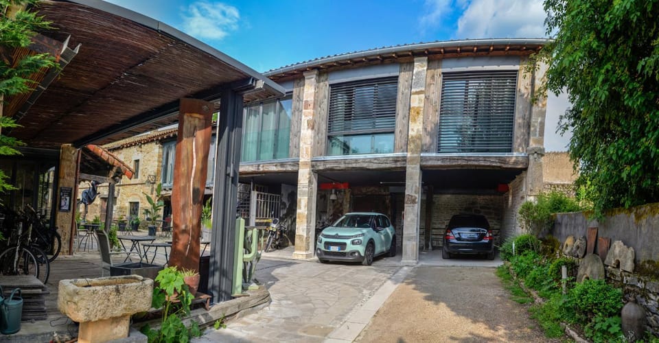 Inner courtyard view, Parking