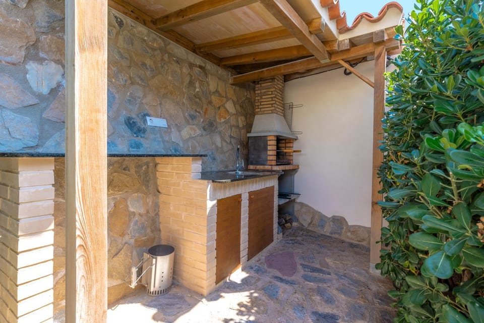 Patio, BBQ facilities, On site, Area and facilities