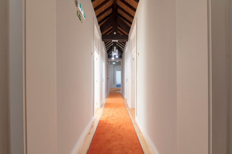 Decorative detail, Area and facilities