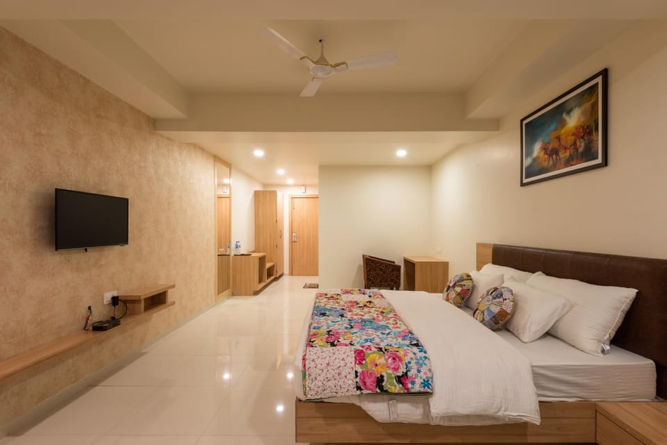 TV and multimedia, Photo of the whole room