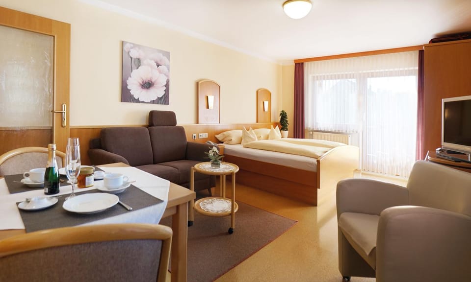 Living room, Bedroom