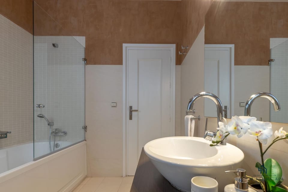 Bathroom, Bath