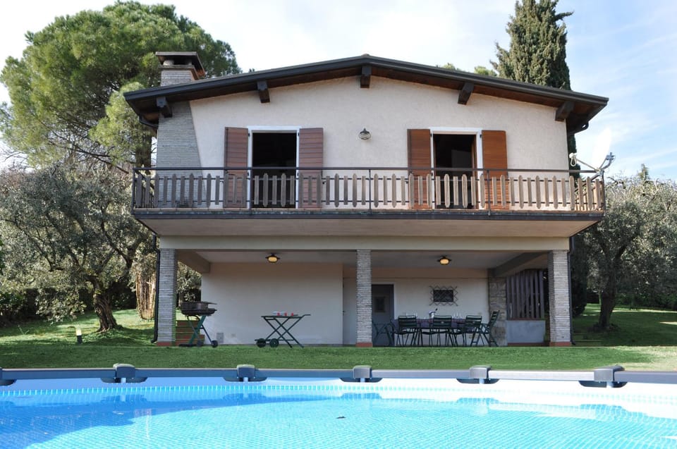 Patio, Garden, Swimming pool, Swimming pool