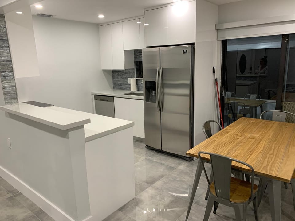 waterfront lake Hollywood hard rock Airport Villa in Dania Beach