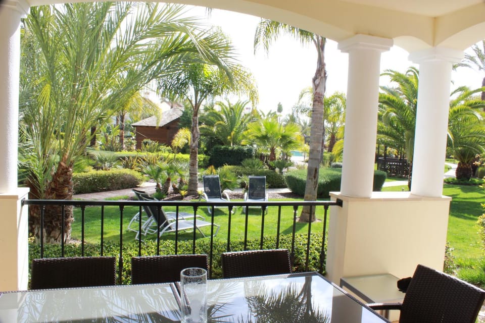 Patio, Day, Garden, View (from property/room), Balcony/Terrace, Dining area, Garden view