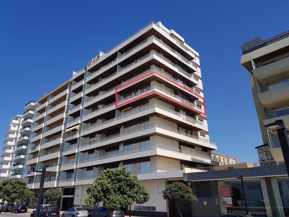 Property building, Facade/entrance, Balcony/Terrace