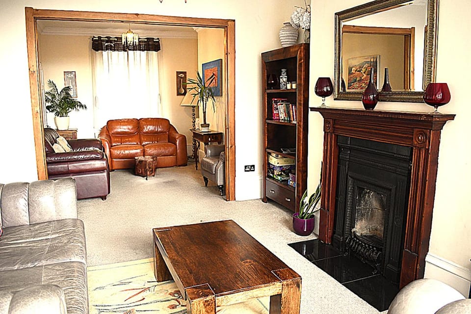 Communal lounge/ TV room, Living room