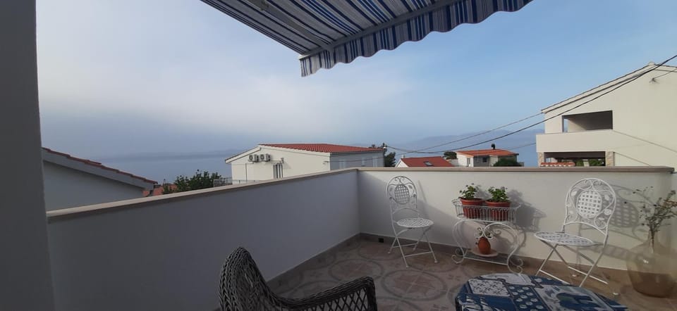 Balcony/Terrace, City view, Mountain view, Sea view