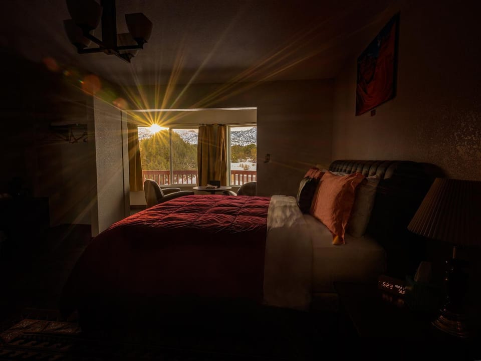 Bed, Winter, View (from property/room), Photo of the whole room, Decorative detail, Garden view, Landmark view, Mountain view, Sunset