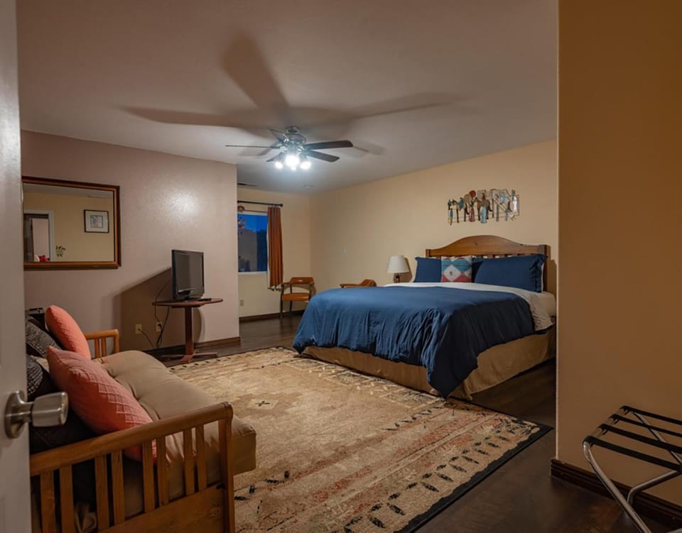 Bed, Living room