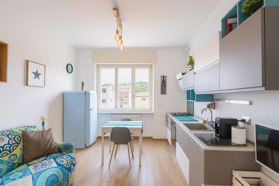 Kitchen or kitchenette, Living room, Seating area, Dining area, oven, stove