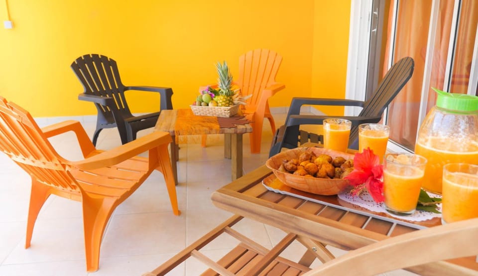 Balcony/Terrace, Seating area, Food, Breakfast, Drinks
