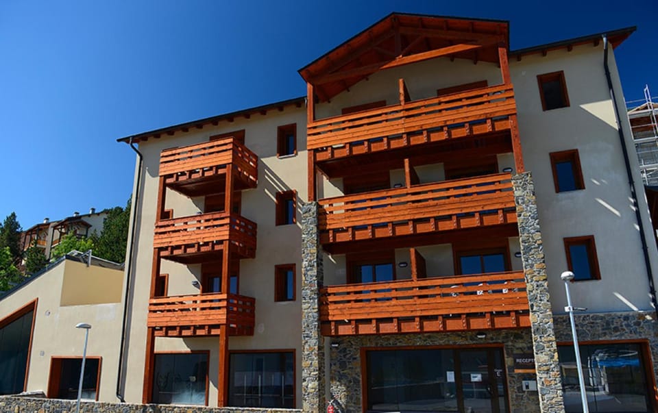 Property building, Day, View (from property/room), Balcony/Terrace