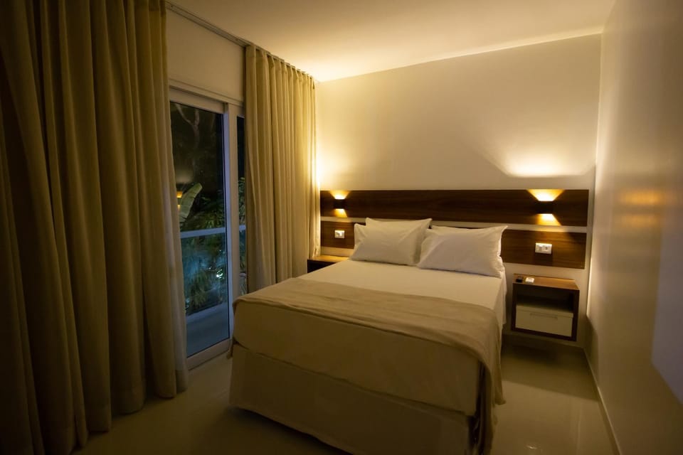 Bed, Other, Photo of the whole room, Decorative detail, Bedroom