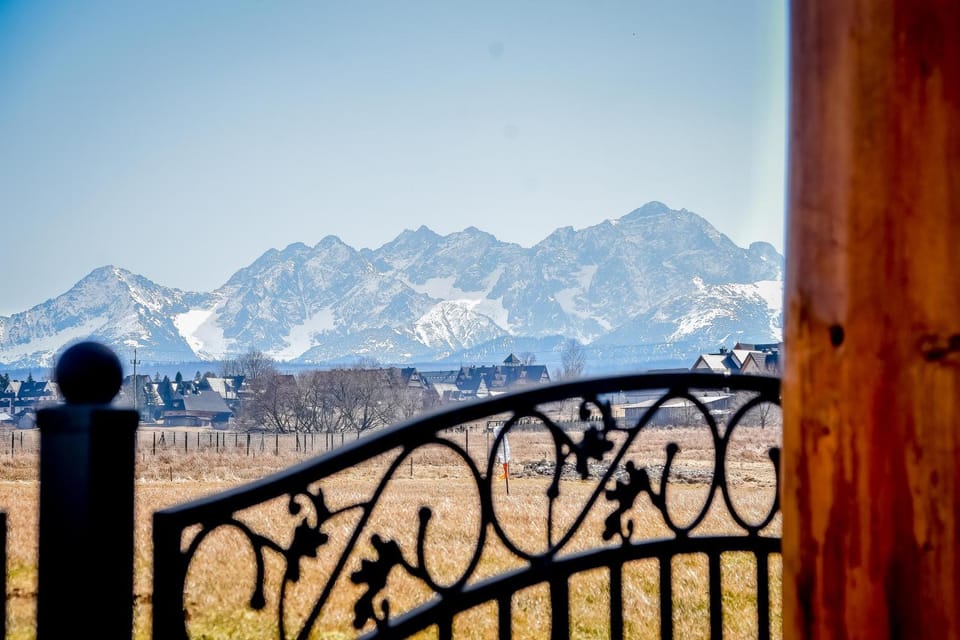 Balcony/Terrace, Mountain view