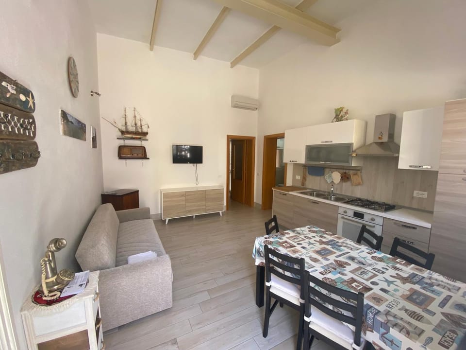 Kitchen or kitchenette, Living room, Dining area