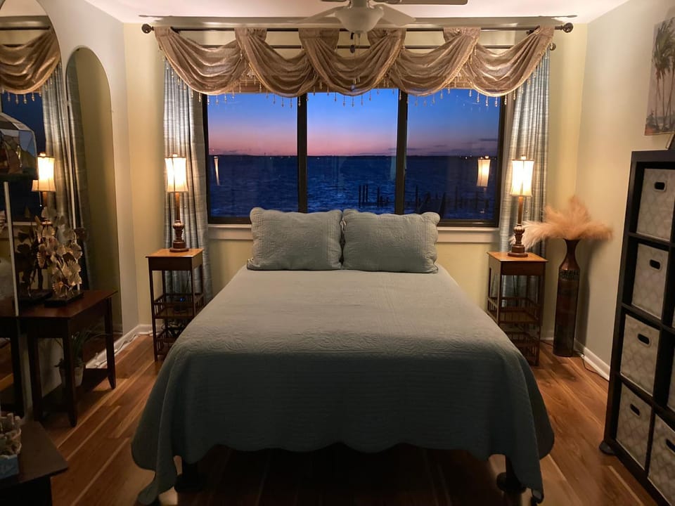 Bedroom, Sea view