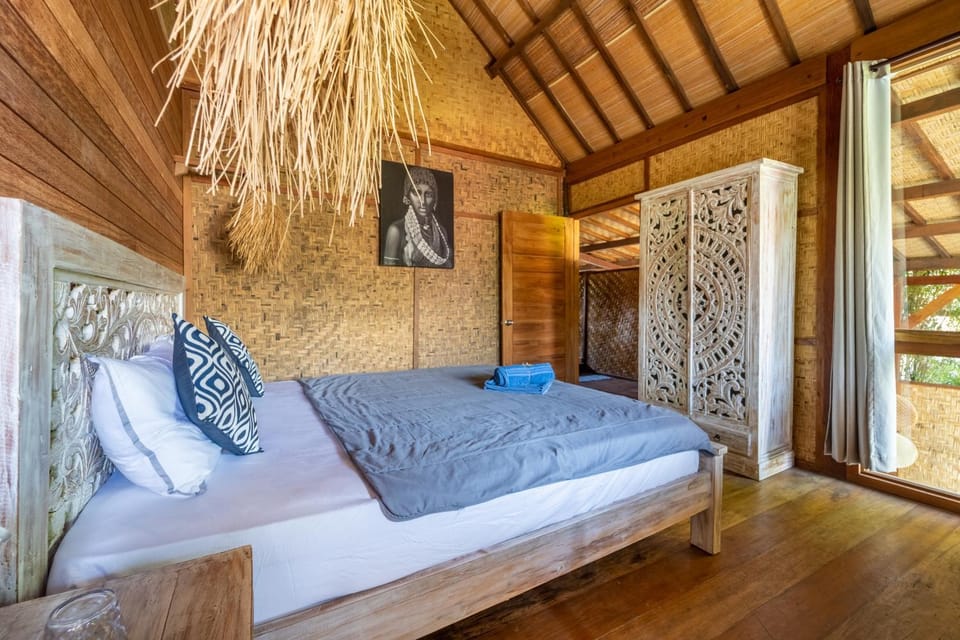 Bed, Photo of the whole room, Decorative detail, Bedroom, Pool view, towels, wardrobe, air conditioner