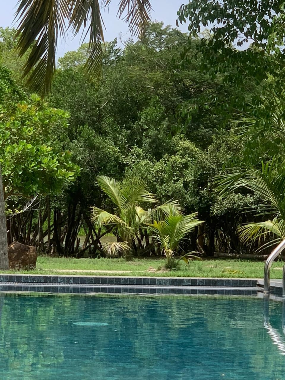 Aaryana Lagoon Villa in Southern Province