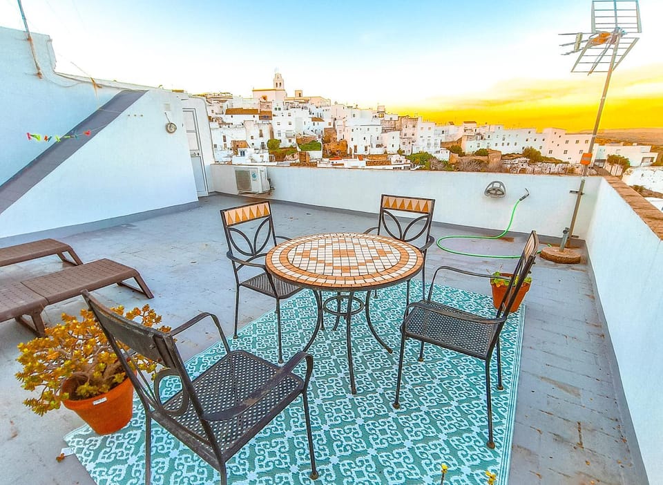 Balcony/Terrace, Mountain view