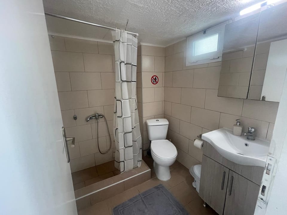 Dimitris Apartment 80m from the beach nea peramos Apartment in Nea Peramos