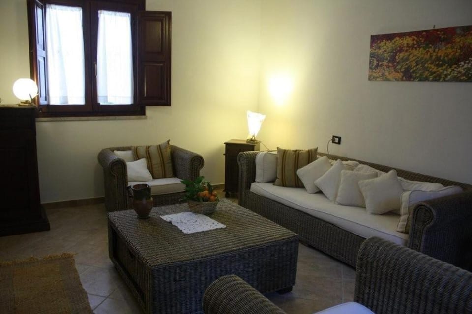 Villa Giardino Paradiso Cefalù con 13 posti letto e piscina riscaldata Villa in Sicily
