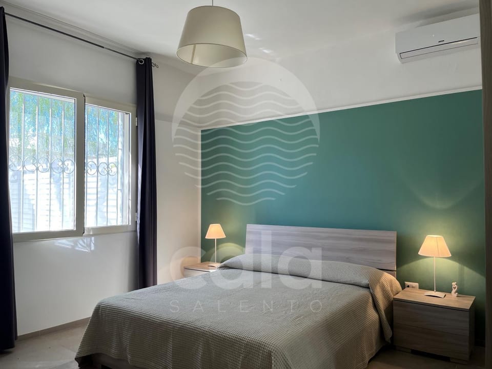 Bed, Photo of the whole room, Bedroom, air conditioner
