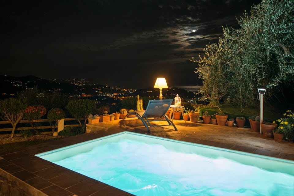 Night, Natural landscape, Spa and wellness centre/facilities, Pool view, Swimming pool, Swimming pool