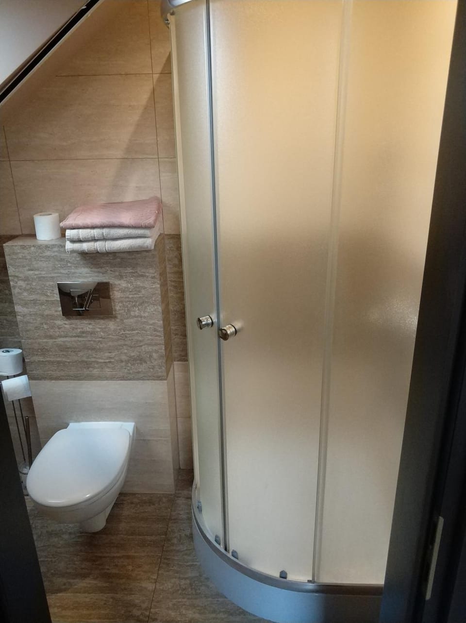 Shower, Toilet, Bathroom, Photo of the whole room