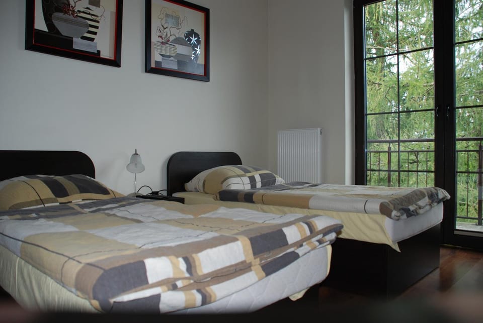Bed, Photo of the whole room, Bedroom, Garden view