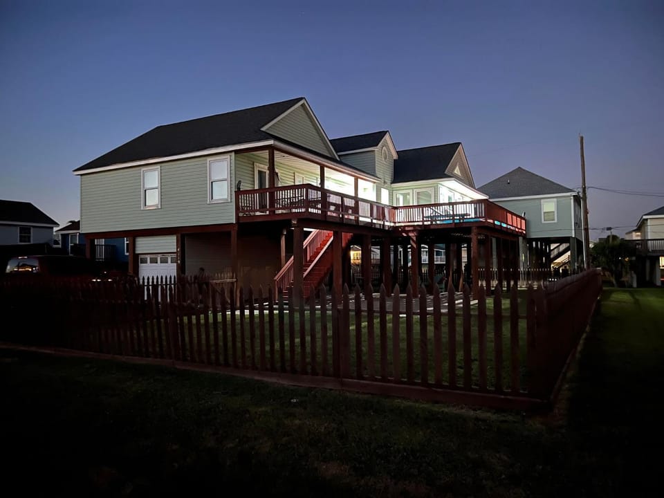 Property building, Night