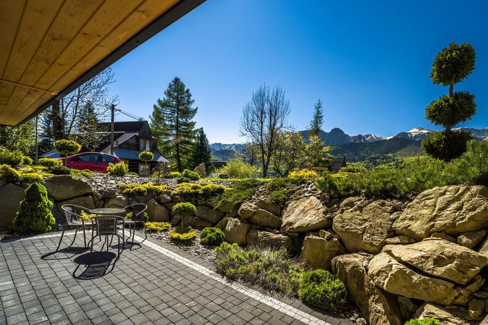 Garden view, Mountain view