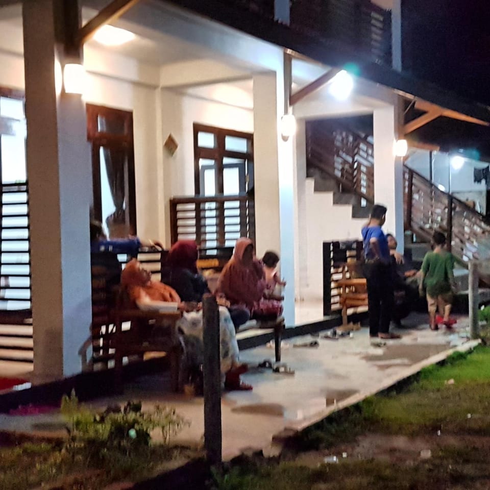 Facade/entrance, People, BBQ facilities, Fishing, Snorkeling, Balcony/Terrace, Diving, Dinner, group of guests, Family