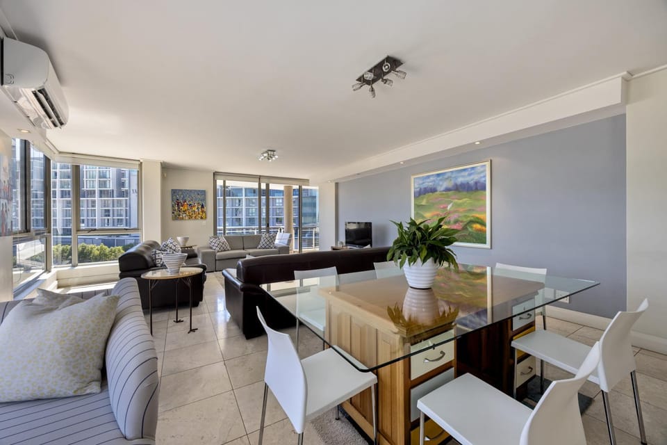 TV and multimedia, Living room, Dining area