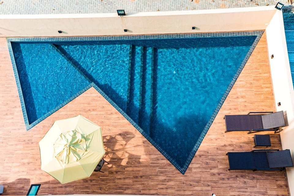 Pool view, Swimming pool, Swimming pool