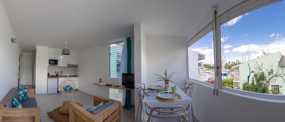 Communal lounge/ TV room, Garden, Balcony/Terrace, Dining area