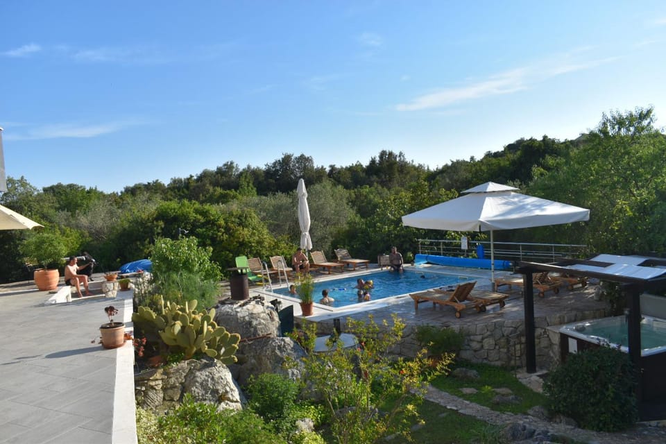 Garden, Hot Tub, Swimming pool, Family