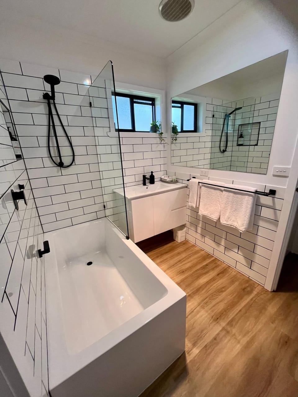 Peace Retreat Bright Apartment in Porepunkah