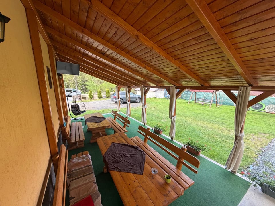 Casa Natalia Raisa Arieșeni Bed and Breakfast in Cluj County