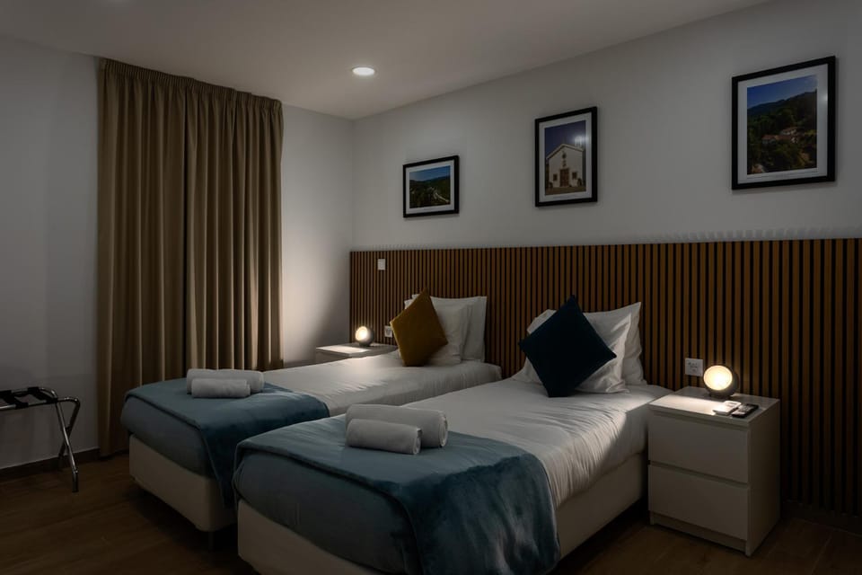 Bed, Photo of the whole room, Decorative detail, Bedroom, towels