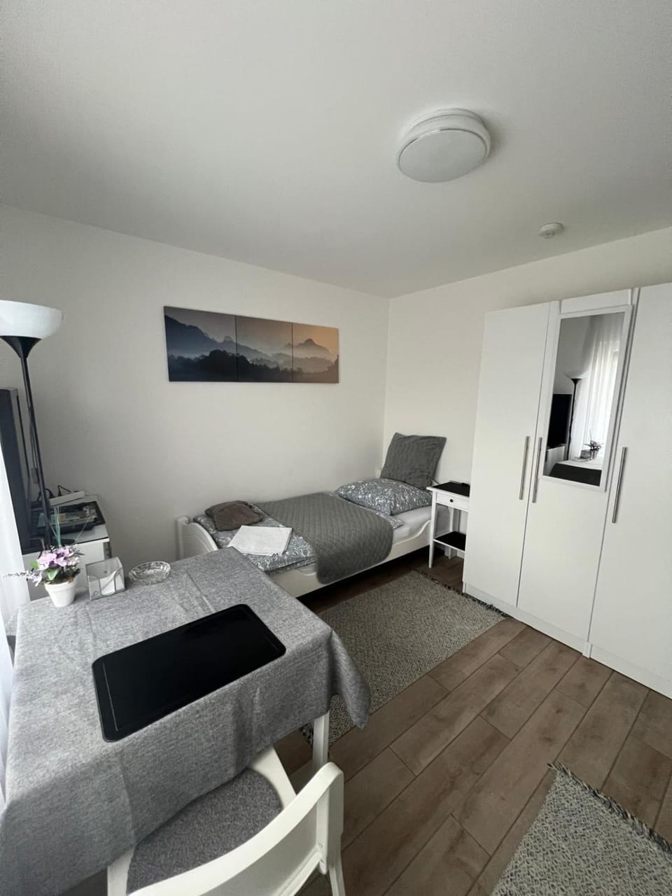 Rooms in Düsseldorf near the Airport/Fair Inn in Dusseldorf