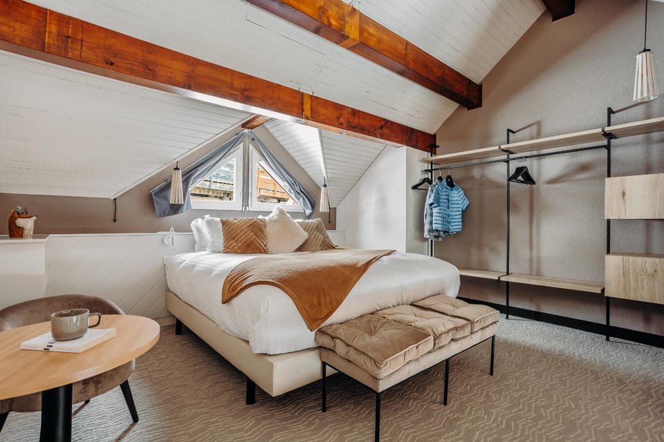 Bed, Winter, Summer, Photo of the whole room, Bedroom