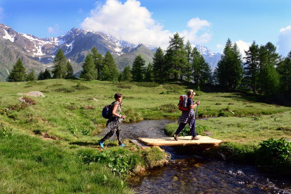 Nearby landmark, Natural landscape, Mountain view
