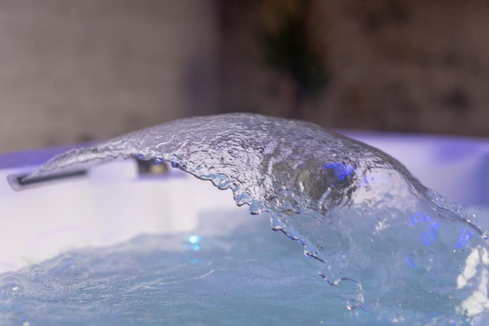 Hot Tub, Spa and wellness centre/facilities