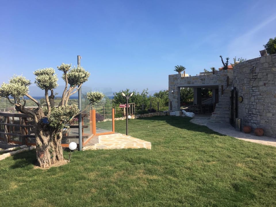 Property building, Restaurant/places to eat