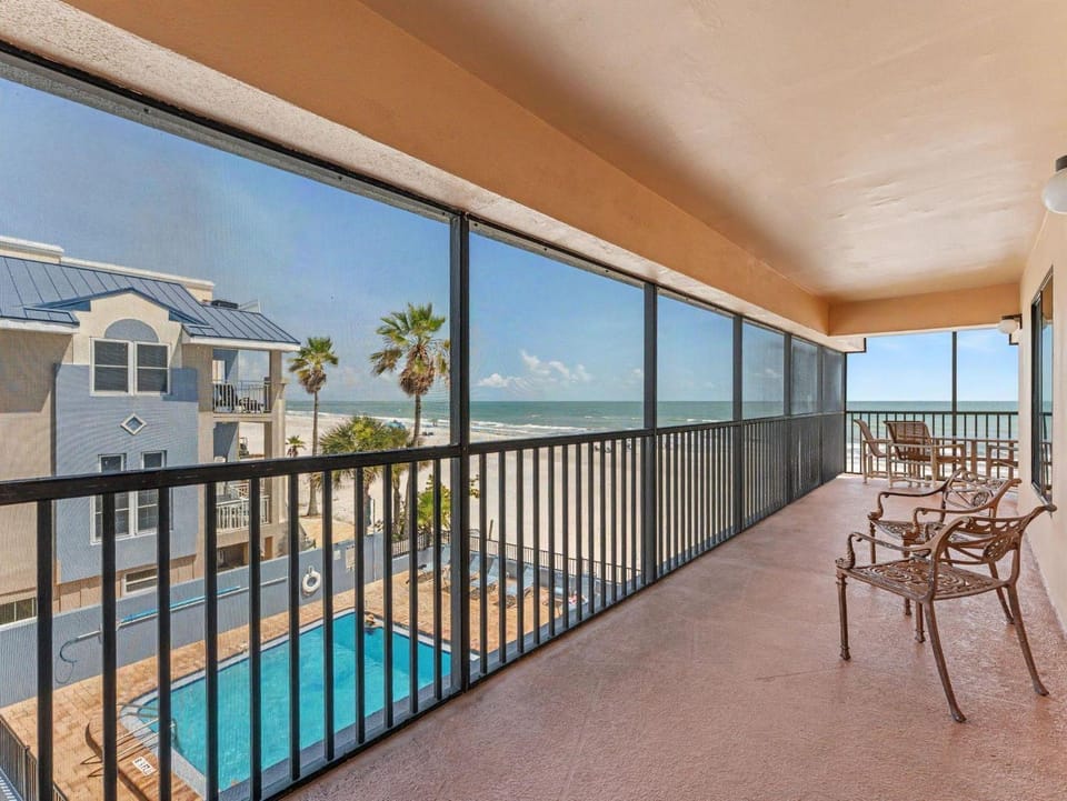 Villa Madeira 301 - Premier House in Madeira Beach